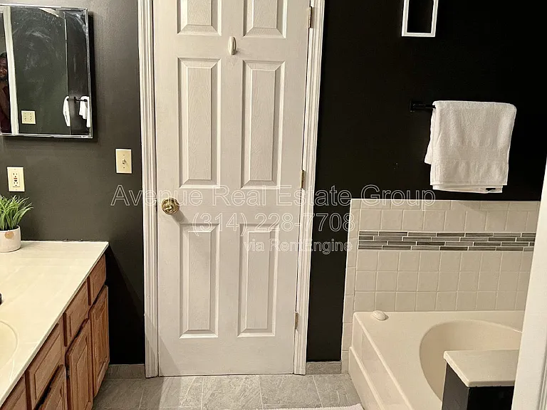 5776 Kingsbury Pl — Photo 12