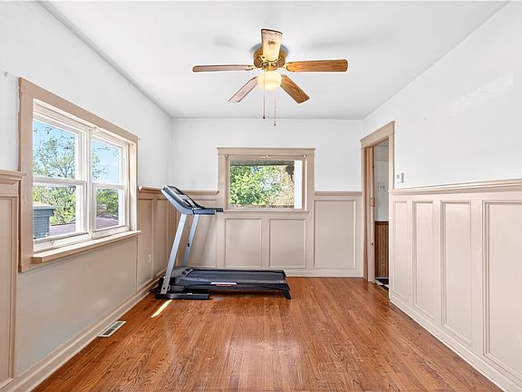 18th image of 335 Taylor Ave