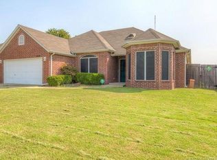 11719 S 103rd Ave E, Bixby, OK 74008