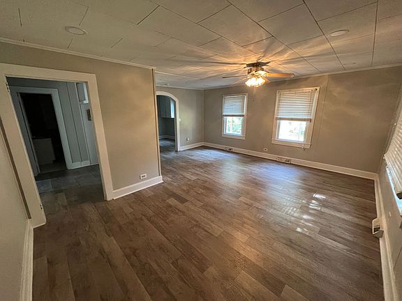 3rd image of 1302 White Ln