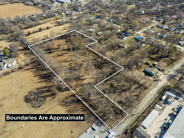 523 N Garfield Ave, Pryor, OK 74361