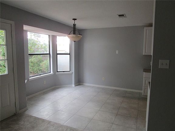 4th image of 7408 Meadowdale Dr