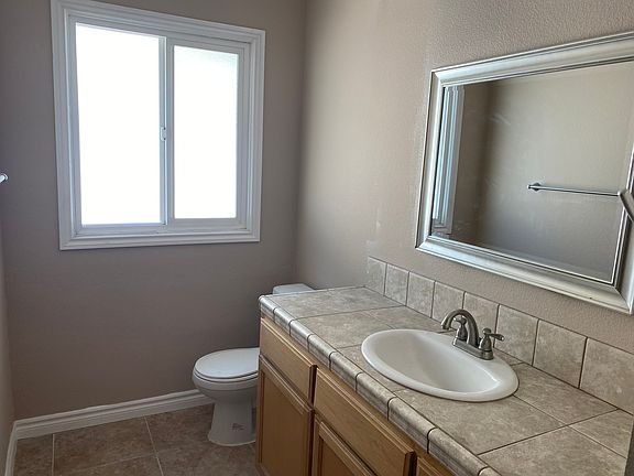 4th image of 663 W Rosewood Ct