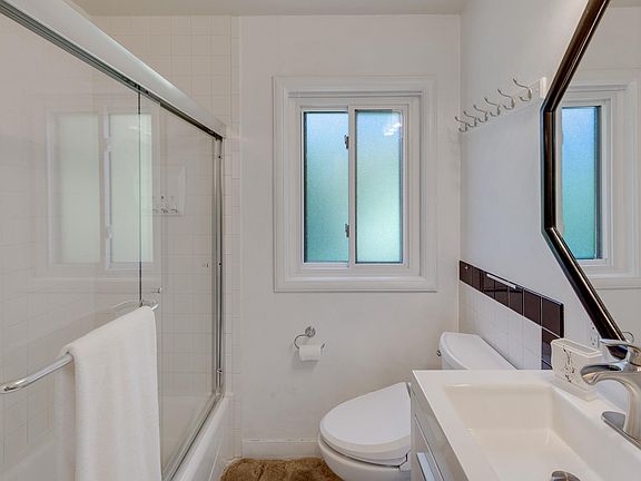 3rd image of 732 Spruce Ave #B