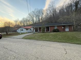 72 & 88 Auxier Hts, Auxier, KY 41602