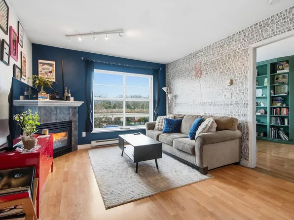 1688 E 8th Ave #404, Vancouver, BC V5N 1T5