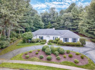 200 Tanglewood Dr, Longmeadow, MA 01106