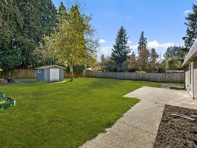 1220 25th St SE — Photo 38