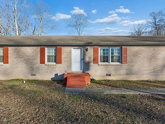 3rd image of 1213 Woodcrest Dr