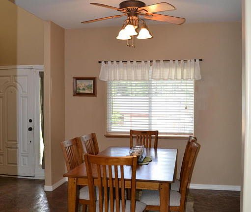 5th image of 483 E Twelve Oaks Dr