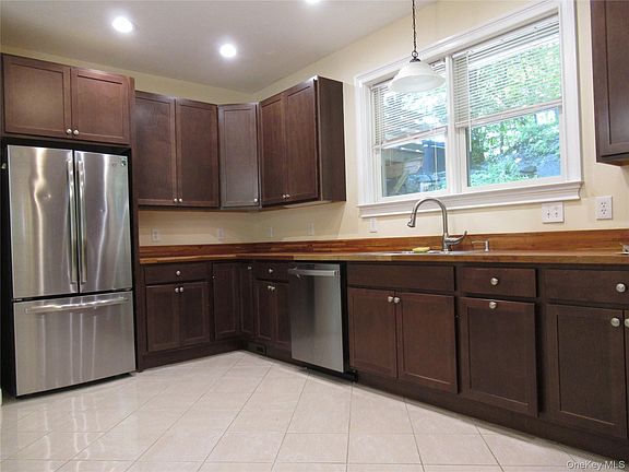 4th image of 101 Bundy Hill Road