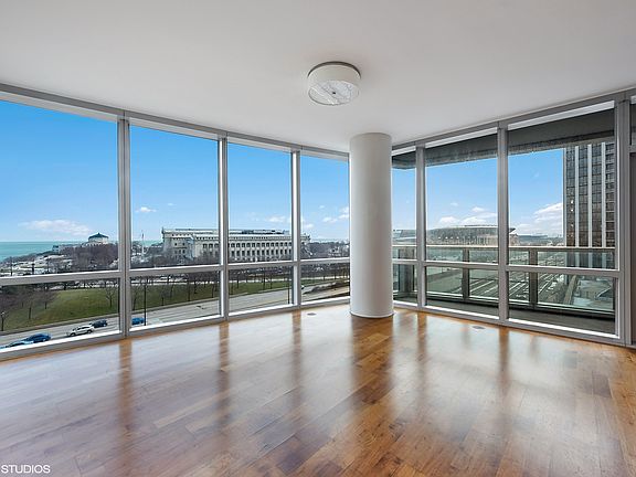 4th image of 1211 S Prairie Ave APT 704