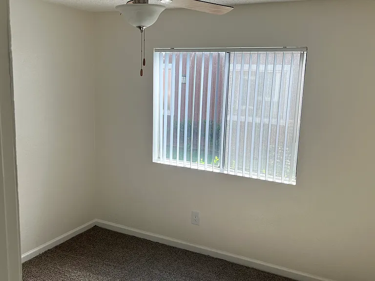 Villa De La Rosa Apartments — Photo 11