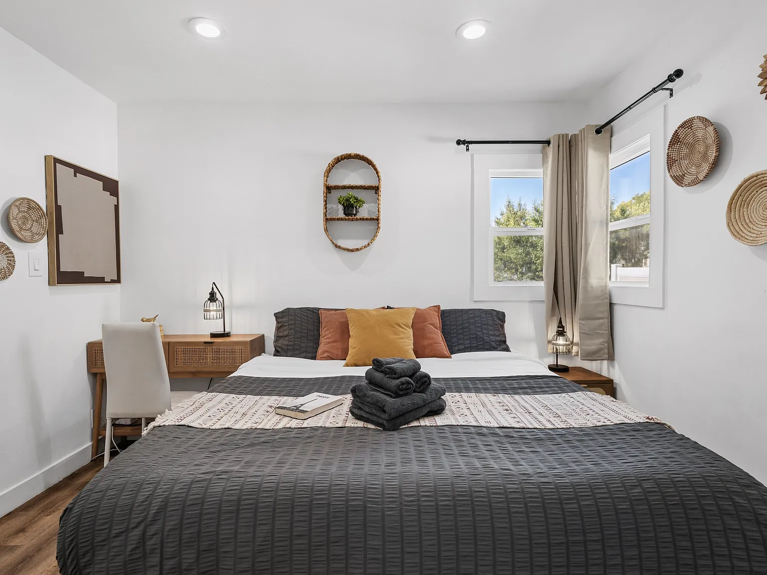 3 bed, 969 sqft, $5,500 — Photo 4