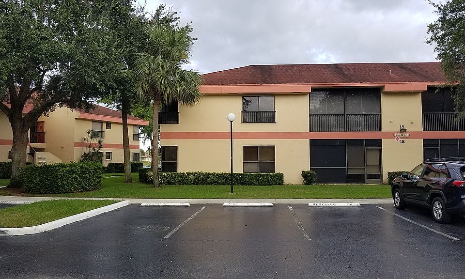 2nd image of 2832 Carambola Cir S #19103