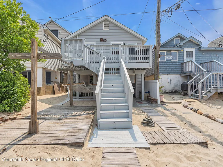 61 Beachfront — Photo 20