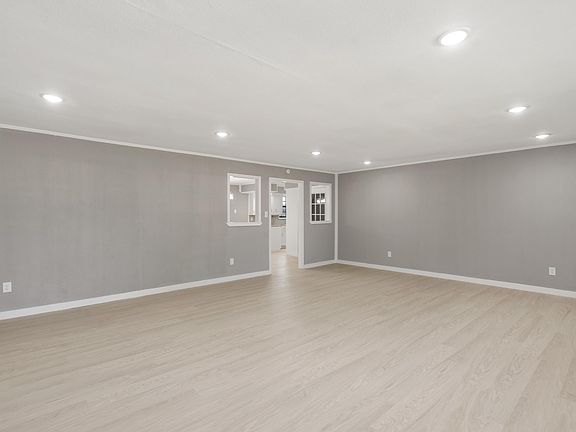 2nd image of 100 S 22nd Ave