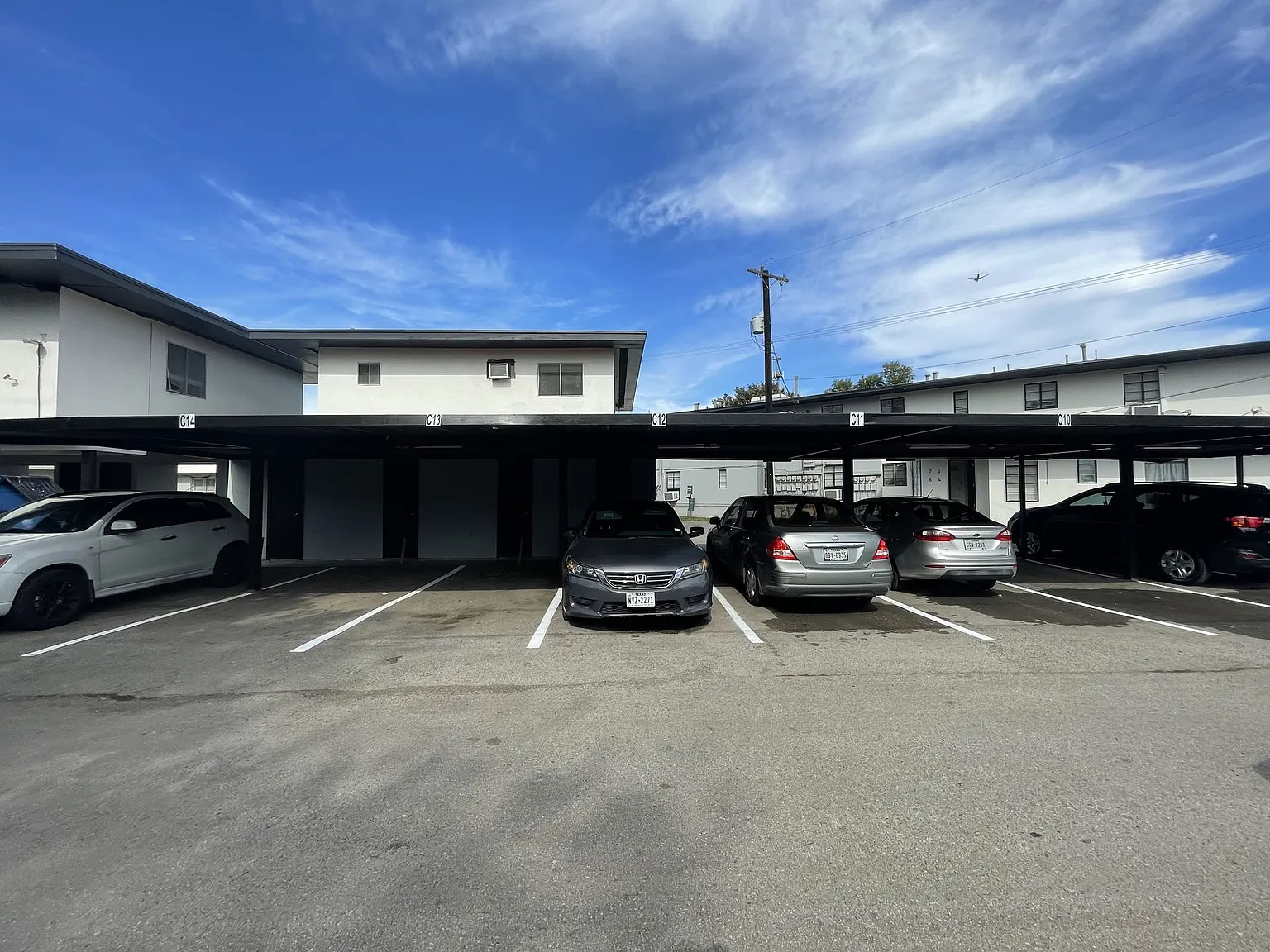 La Bella Apartments - An apartment community in a great location with classic features to be home! — Photo 3