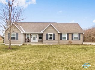 8332 W Highpoint Rd, Yorkville, IL 60560