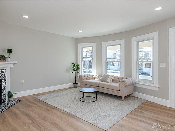 4th image of 650 Saint Nicholas Ave