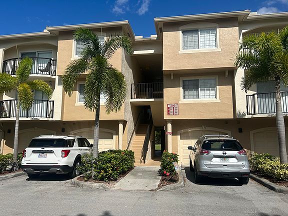 3rd image of 800 Crestwood Ct S APT 808