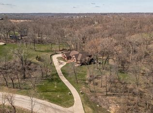 365 Abbotsford Rd, Cedar Rapids, IA 52403