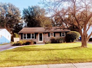 61 Elmore Dr, Rochester, NY 14606