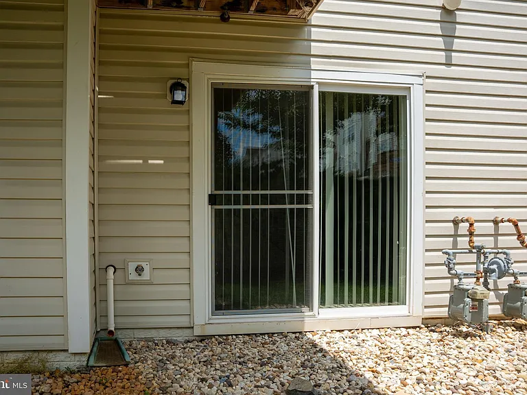 42243 Canary Grass Sq — Photo 77