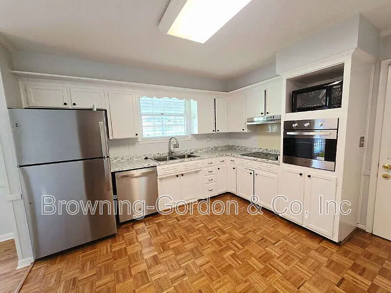 6468 Thunderbird Dr — Photo 3