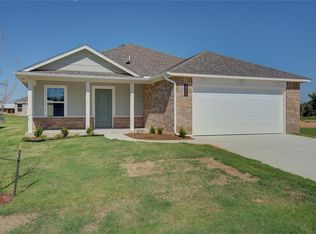 2328 S 27th Ct, Chickasha, OK 73018