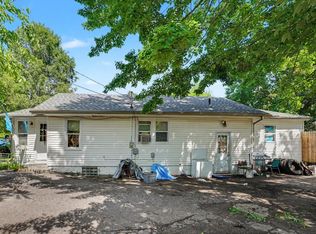 749 Hutchinson St, Kalamazoo, MI 49008