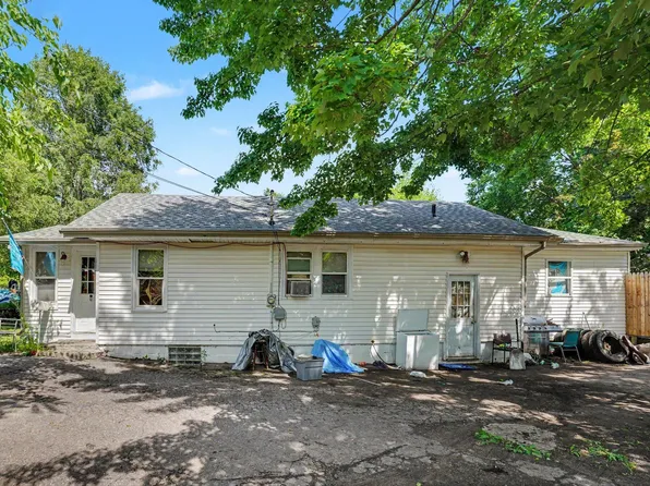 749 Hutchinson St, Kalamazoo, MI 49008