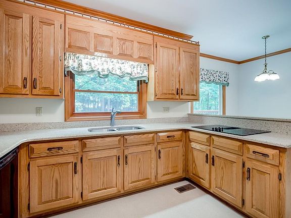 5th image of 577 Trailwood Ln