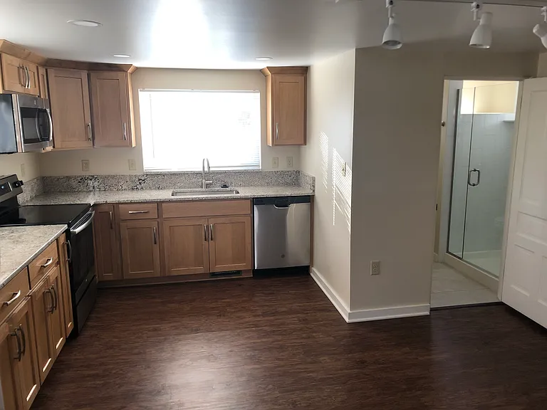 647 Isabella St #2 — Photo 5