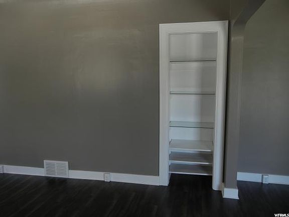 4th image of 1204 E Fenway Ave