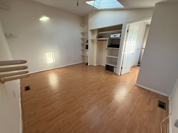 2801 E 26th St FLOOR 3