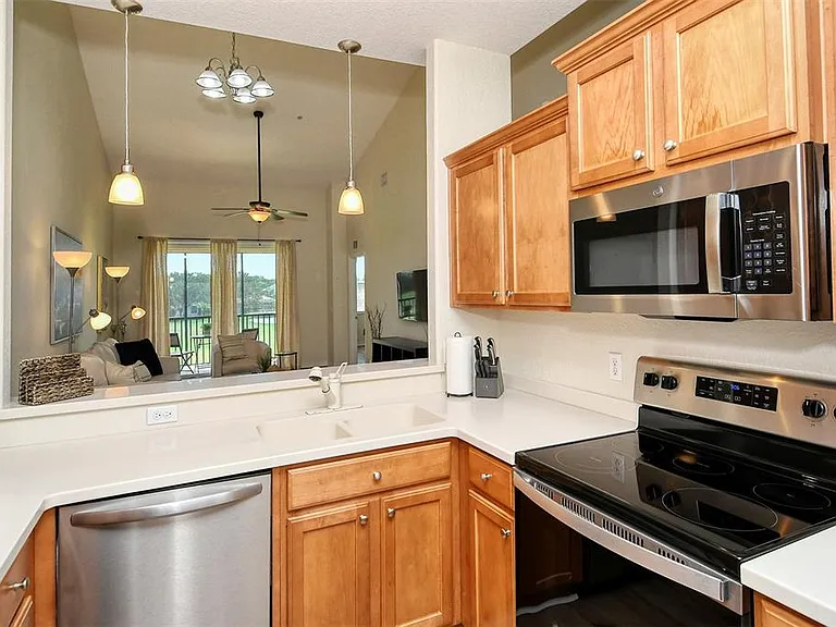 905 Fairway Cove Ln #205 — Photo 17