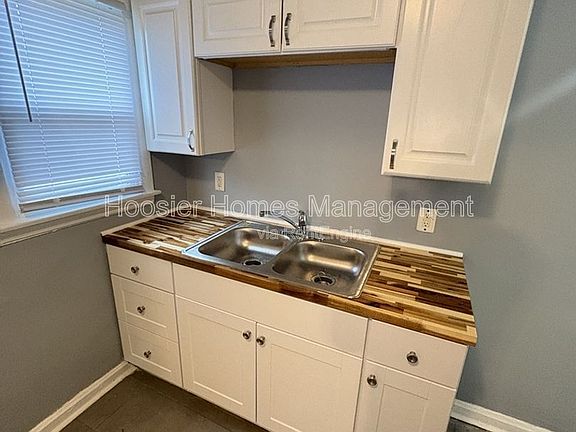 5th image of 1035 N Centennial St #1037