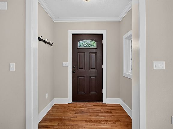 4th image of 2833 36th St