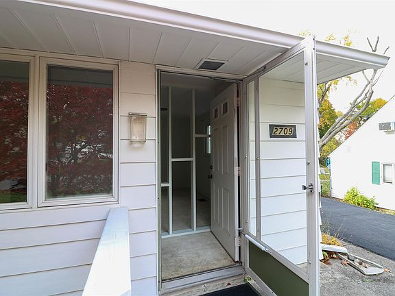 5th image of 2709 Southeast Dr