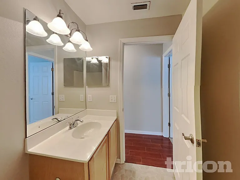 13049 Waterbourne Dr — Photo 17