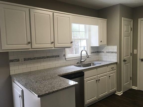 3rd image of 725 Lee Road 412