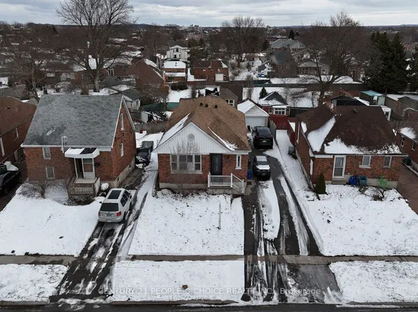 67 Highland Ave, Oshawa, ON L1H 6A4