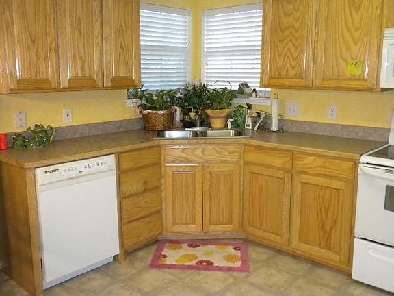 2nd image of 1044 Thistle Meade Cir