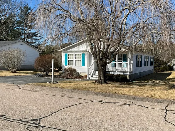 3 Country Dr, Bridgewater, MA 02324