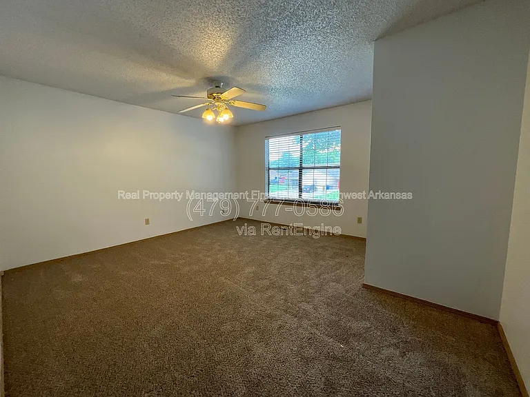 1511 N Bernice Dr — Photo 4