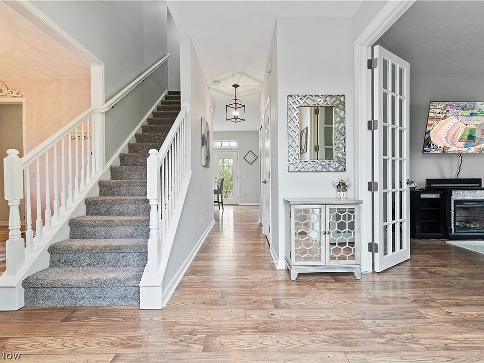 1246 Ledgestone Dr, Wadsworth, OH 44281 Zillow