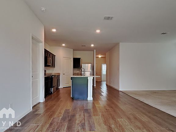 4th image of 10068 Pappas Dr