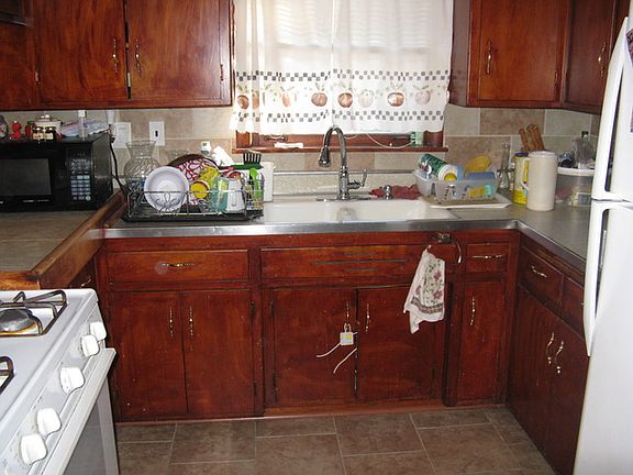4th image of 14525 Blaine Ave