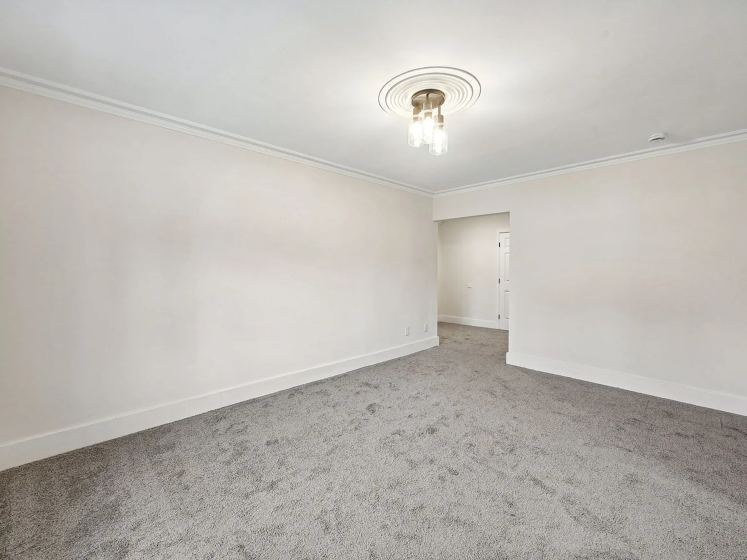 5340 Kingsbury Street — Photo 4